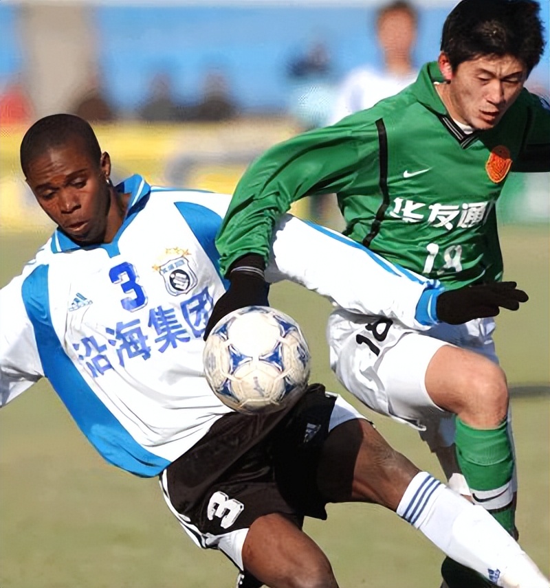 大连实德队在比赛中展现出色实力，取得胜利(大连实德队长都有谁)